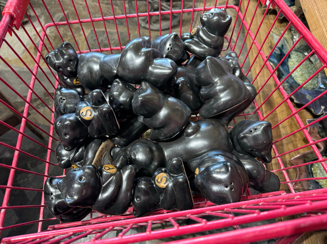 Pigeon River Pottery-皮金福奇必去景点