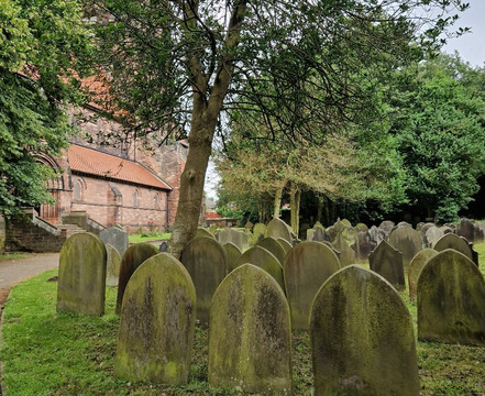 St Chad's Churchyard-Kirkby必去景点