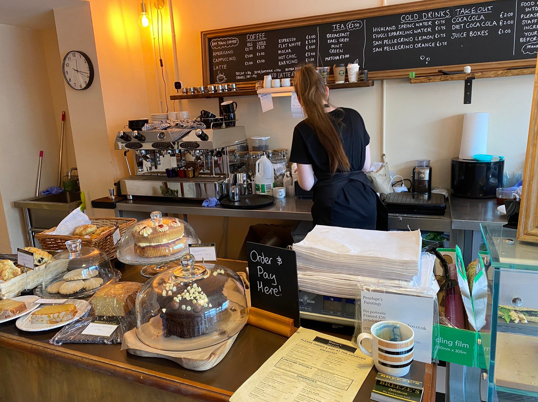 Breezes Cafe And Deli