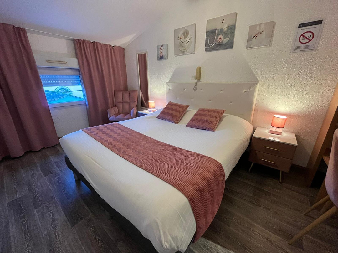 Cit'Hotel Le Cheval Blanc Cognac Centre主图