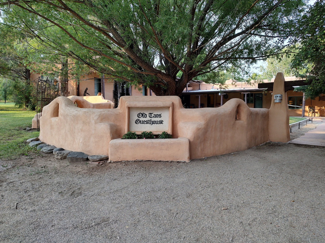 Old Taos Guesthouse B&B主图