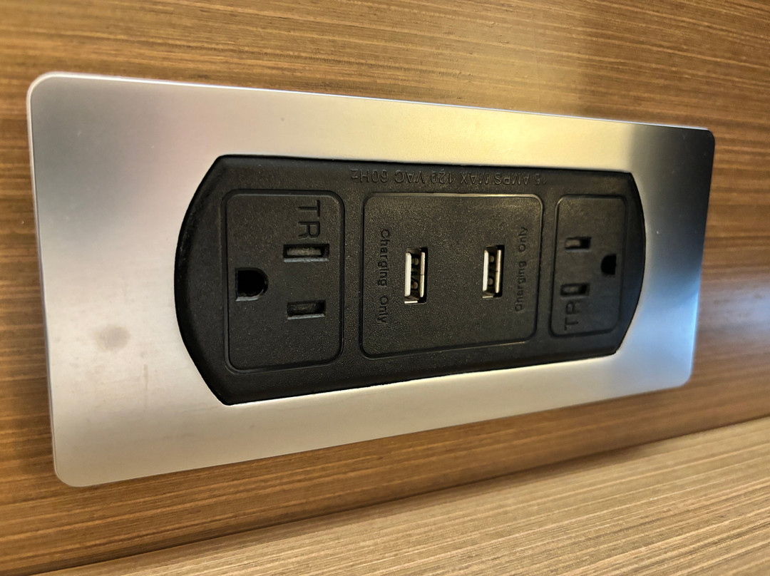 罗吉斯本顿维尔万豪万怡酒店主图