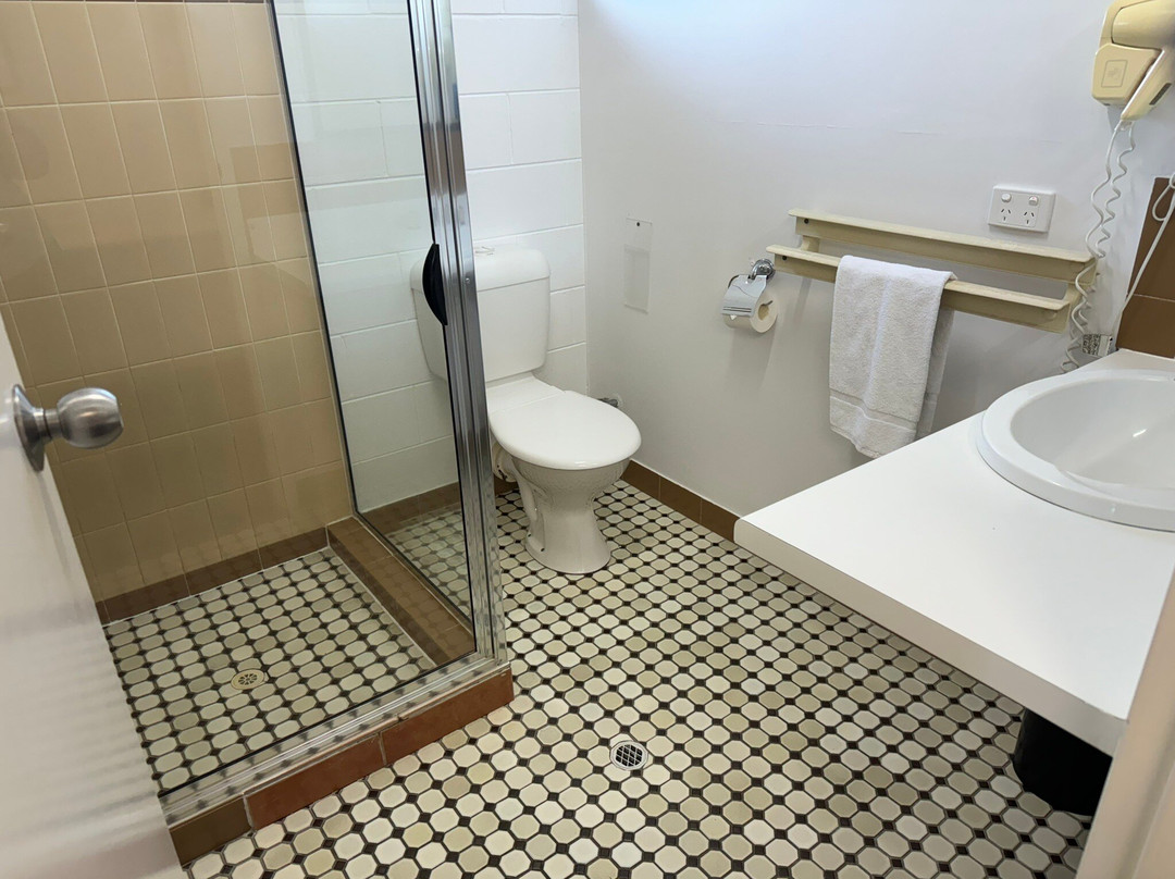 Raintree Motel主图