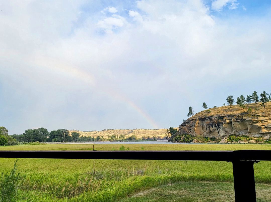 黄石河小屋木屋住宿加早餐旅馆主图