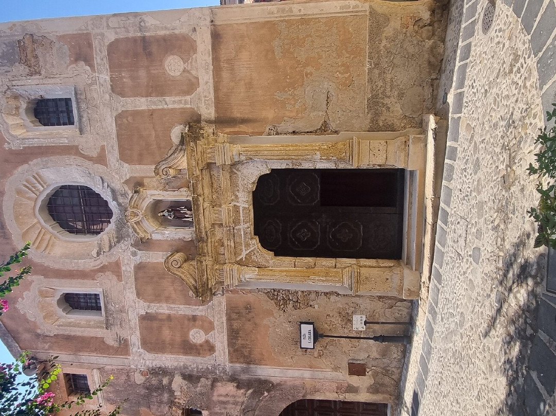 Chiesa di Santa Chiara-克罗托内必去景点