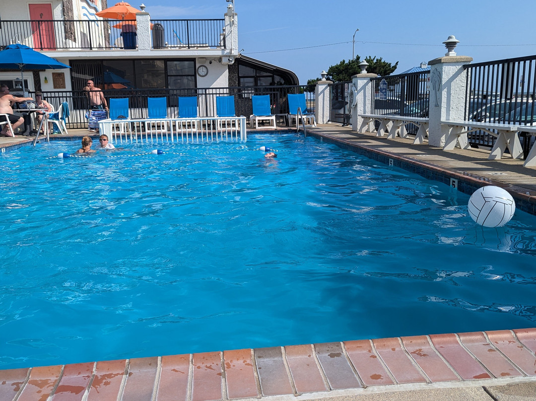 Aloha Oceanfront Motel主图