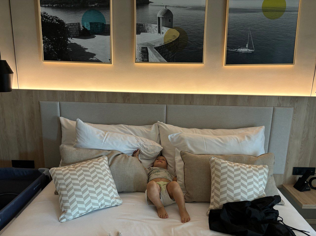 贴瑞纳酒店主图