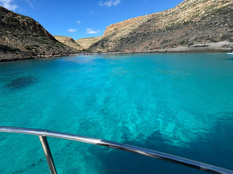 Barca crystal-兰佩杜萨必去景点