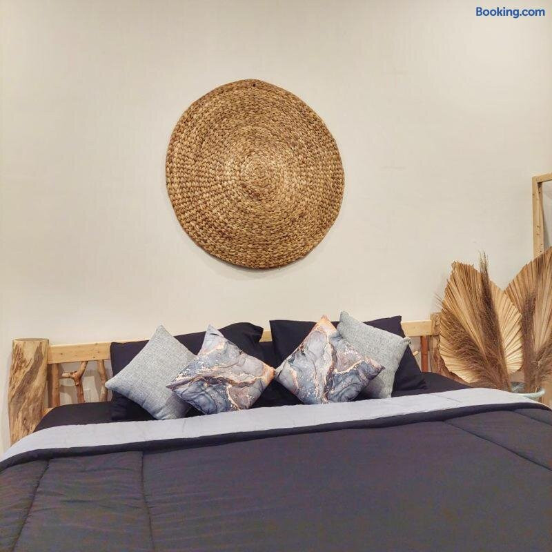 Summerfield Homestay and Cafe