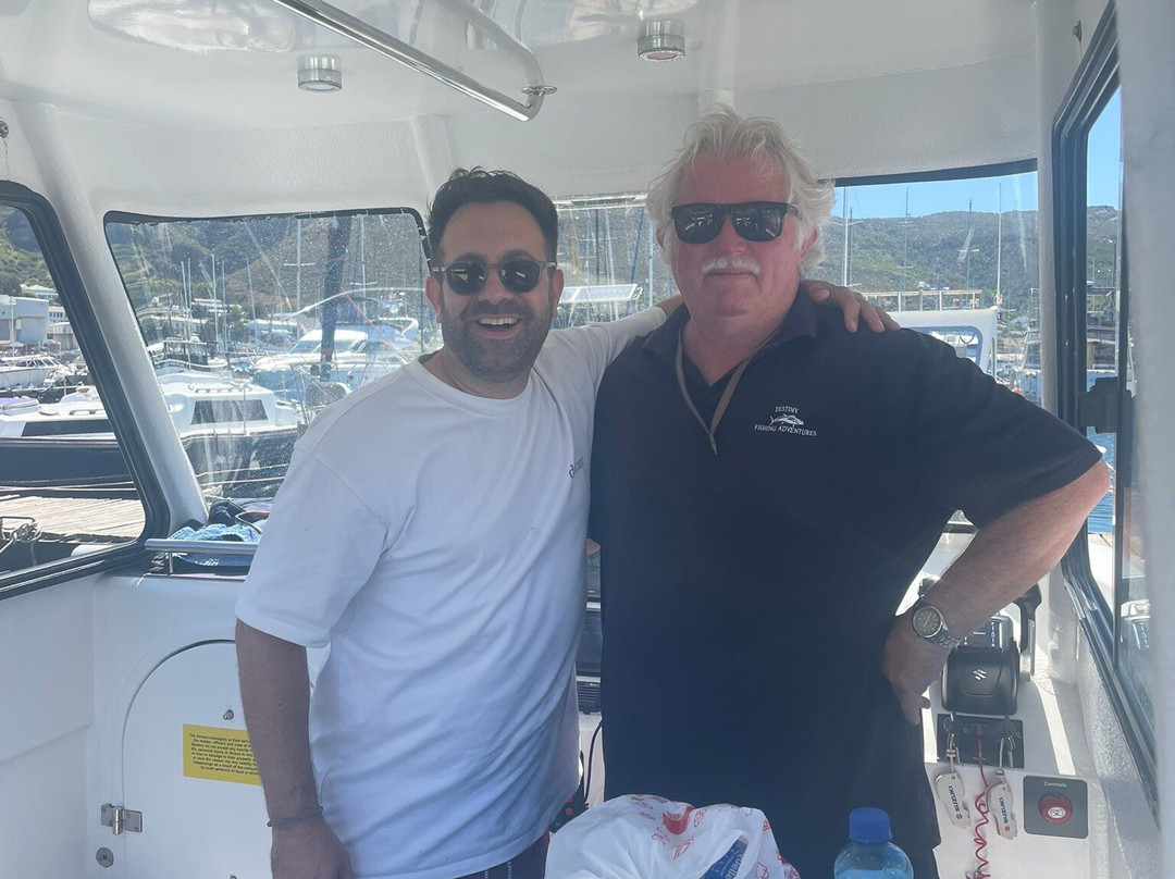 Cape Boat Charters-西门镇必去景点