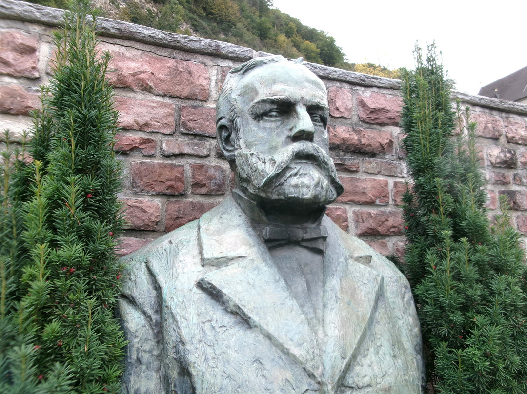 Rheinberger monument景点图片