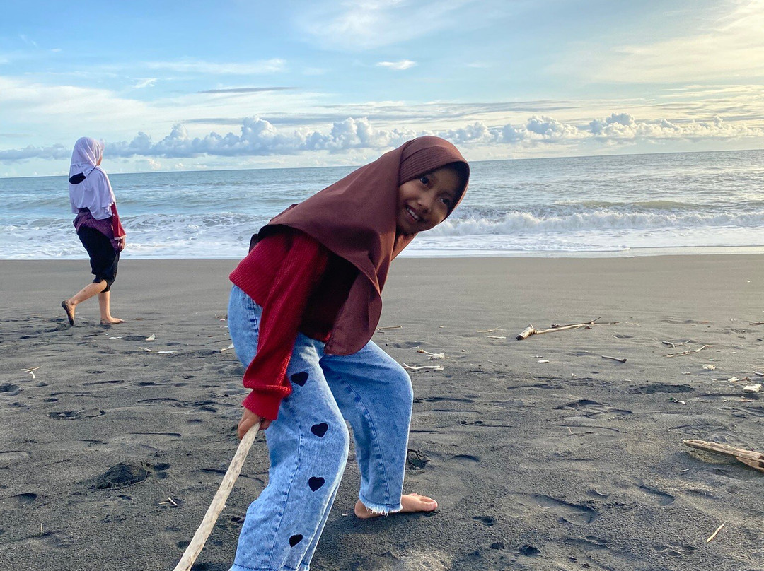 Depok Beach景点图片