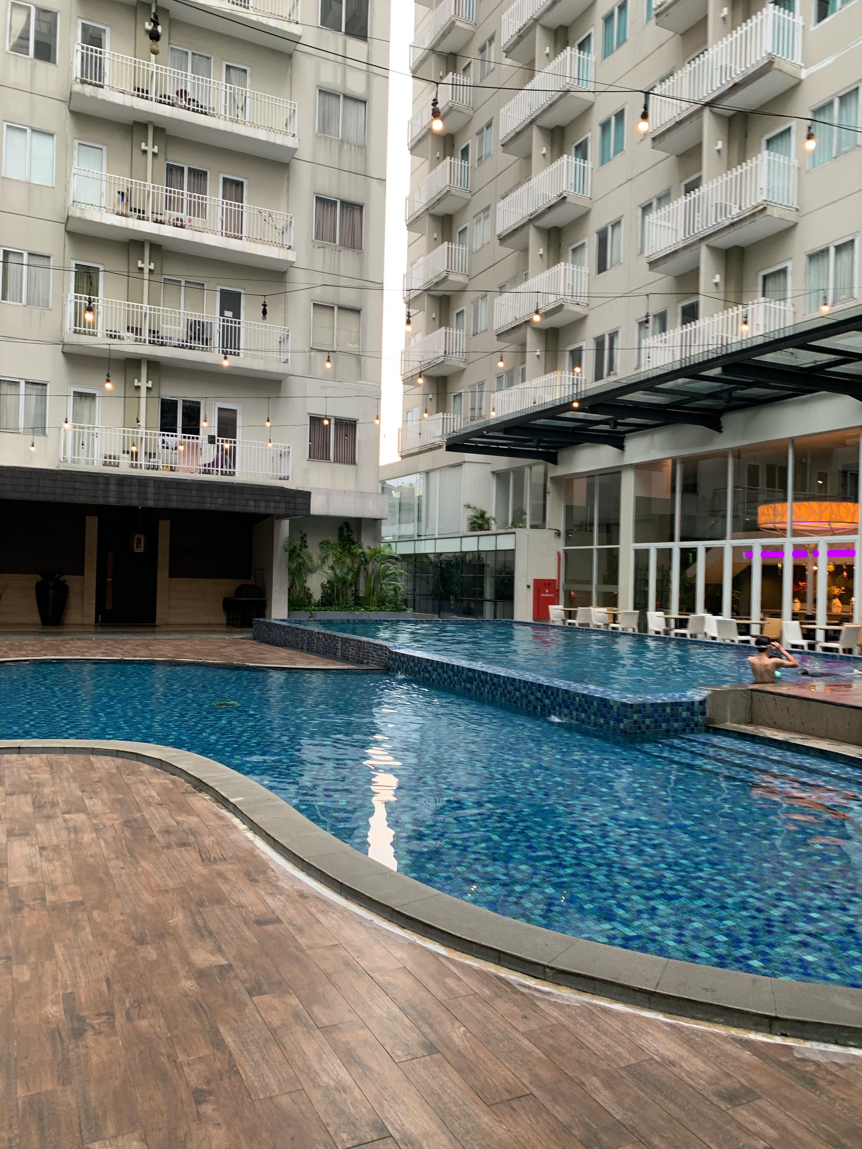 Swiss-belcourt Bogor-泳池