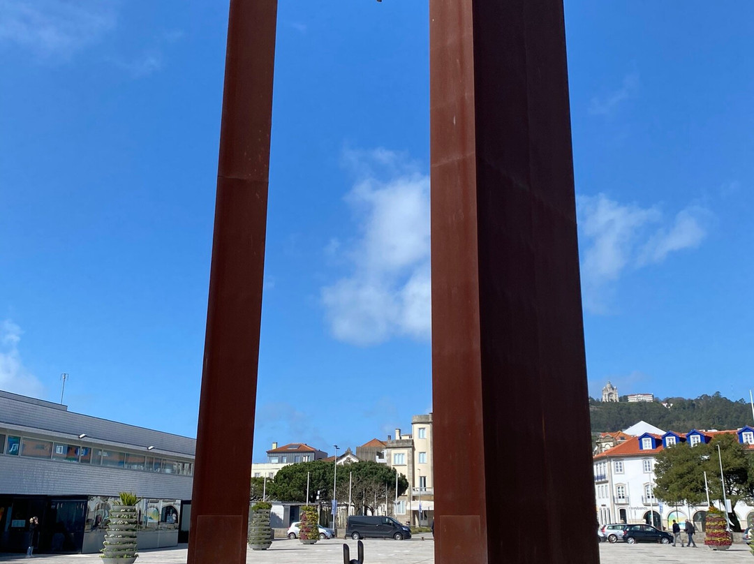 Monumento Ao 25 De Abril-维亚纳堡必去景点