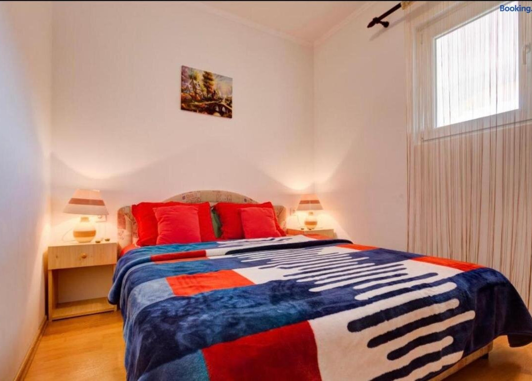 Lazarus Bigova Apartments