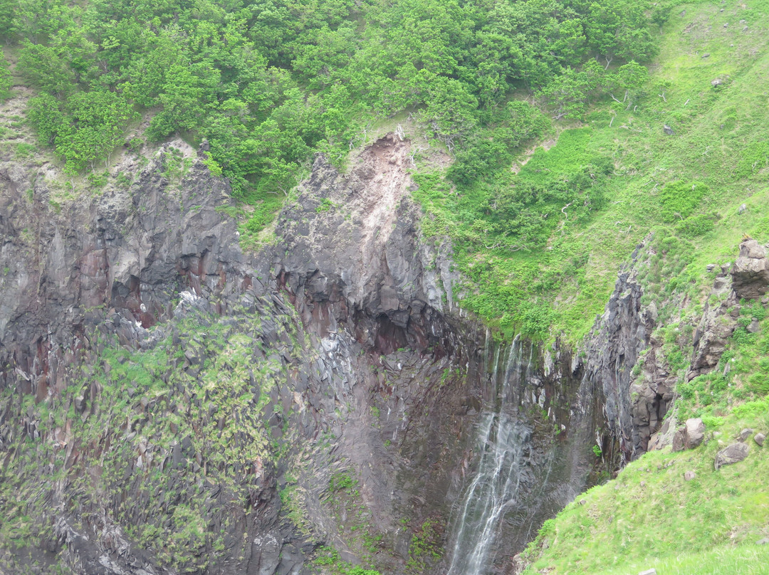 Furepe Waterfall景点图片