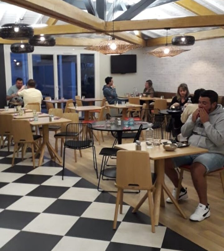 Ibis Lyon Est Bron主图