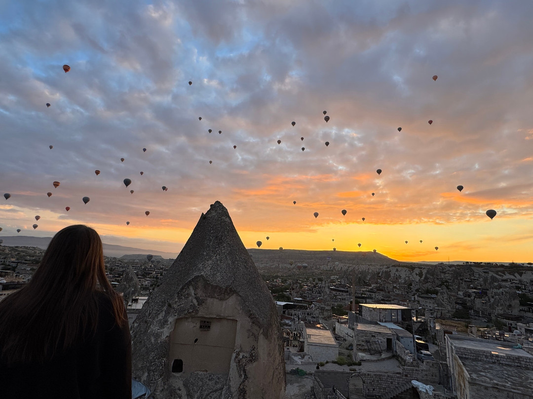 迪万岩洞酒店主图