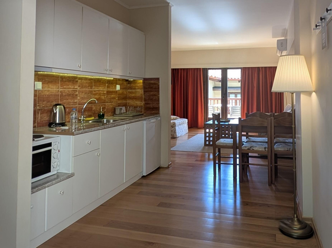 Althea Apartments主图