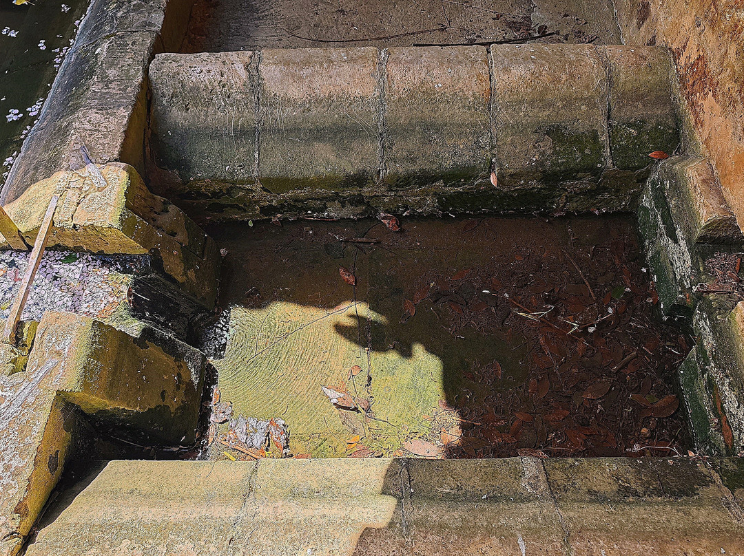 Le Lavoir Et La Fontaine Lunar景点图片