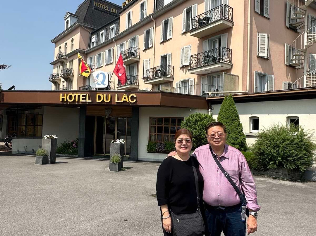 湖泊酒店主图