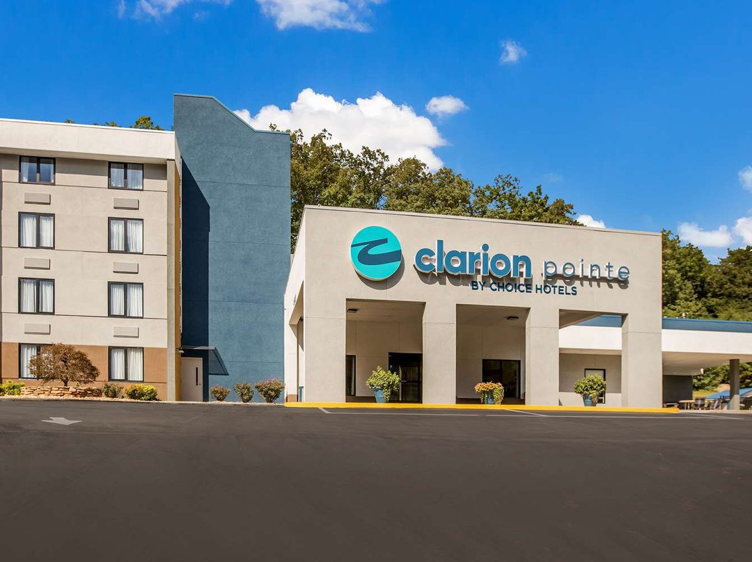 Forest Hills酒店住宿-Clarion Pointe Sylva Near Cherokee Area