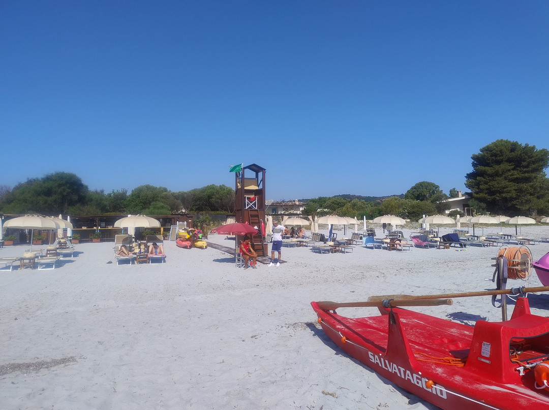 Stabilimento Balneare L'Isola Rossa-Capo Comino必去景点