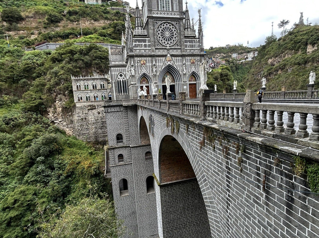 拉斯拉哈斯教堂-伊皮亚莱斯必去景点