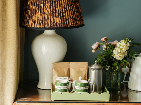 The Pembroke Arms Hotel主图