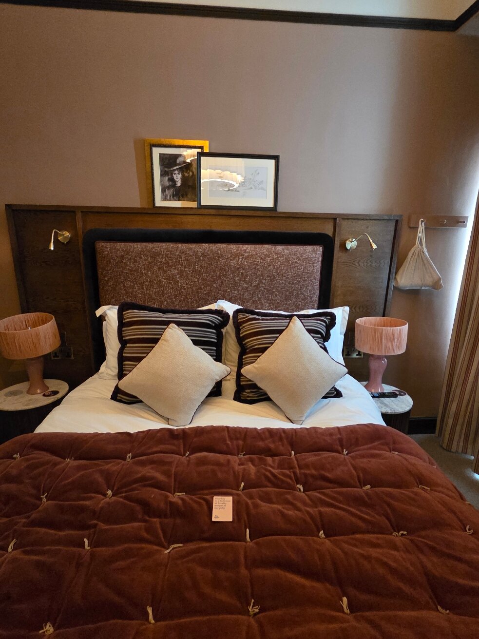 Red Lion (Hotel)-官方