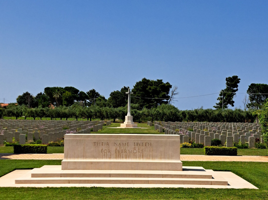 Moro River Canadian War Cemetery-Ortona必去景点
