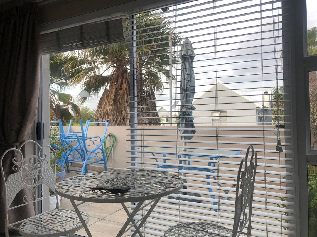 Sunset Decks Guesthouse主图