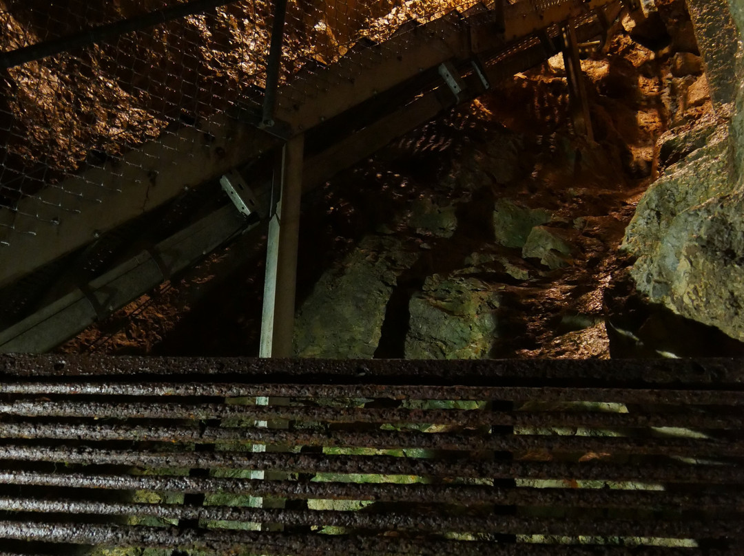 Moulins Souterrains du Col-des-Roches-勒洛克必去景点