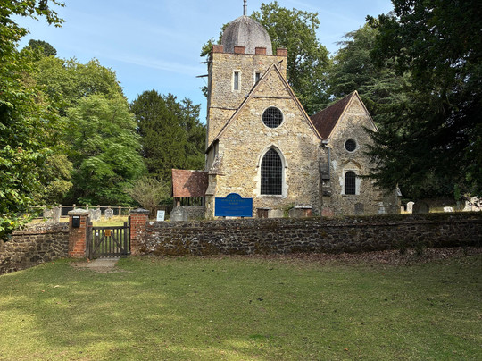 Church of St Peter and St Paul's-吉尔福德必去景点