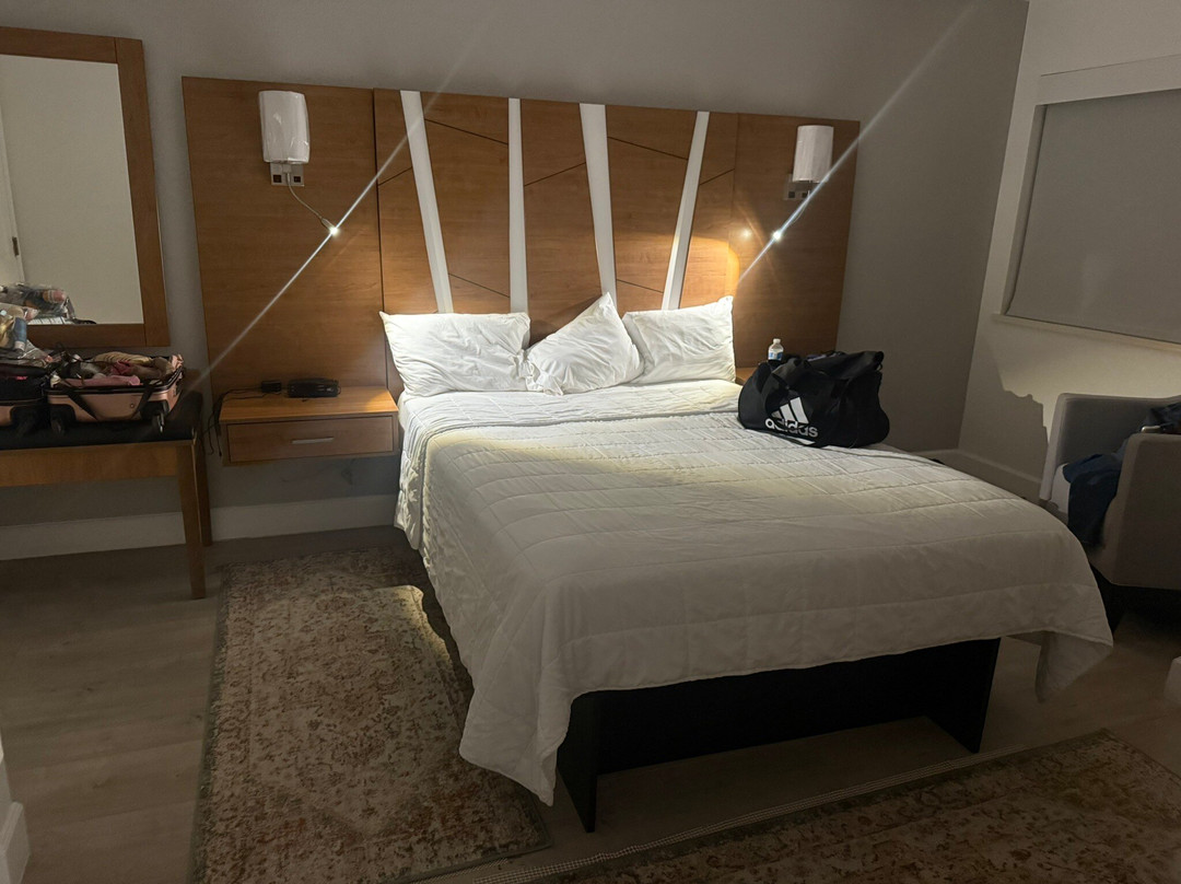 B&J Hotels