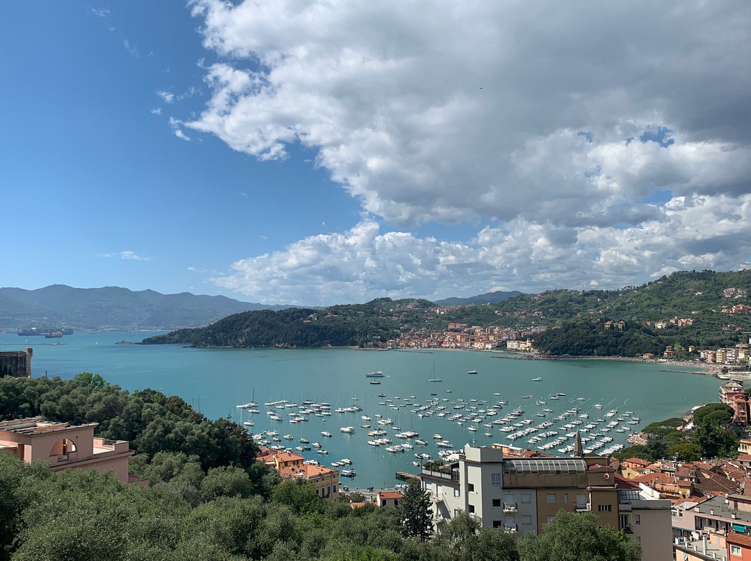 欧洲大酒店主图