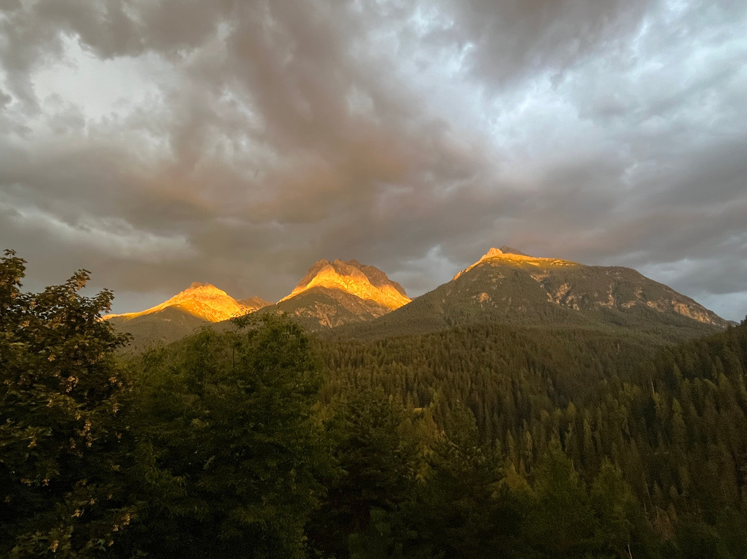 Hotel Arnica Scuol主图