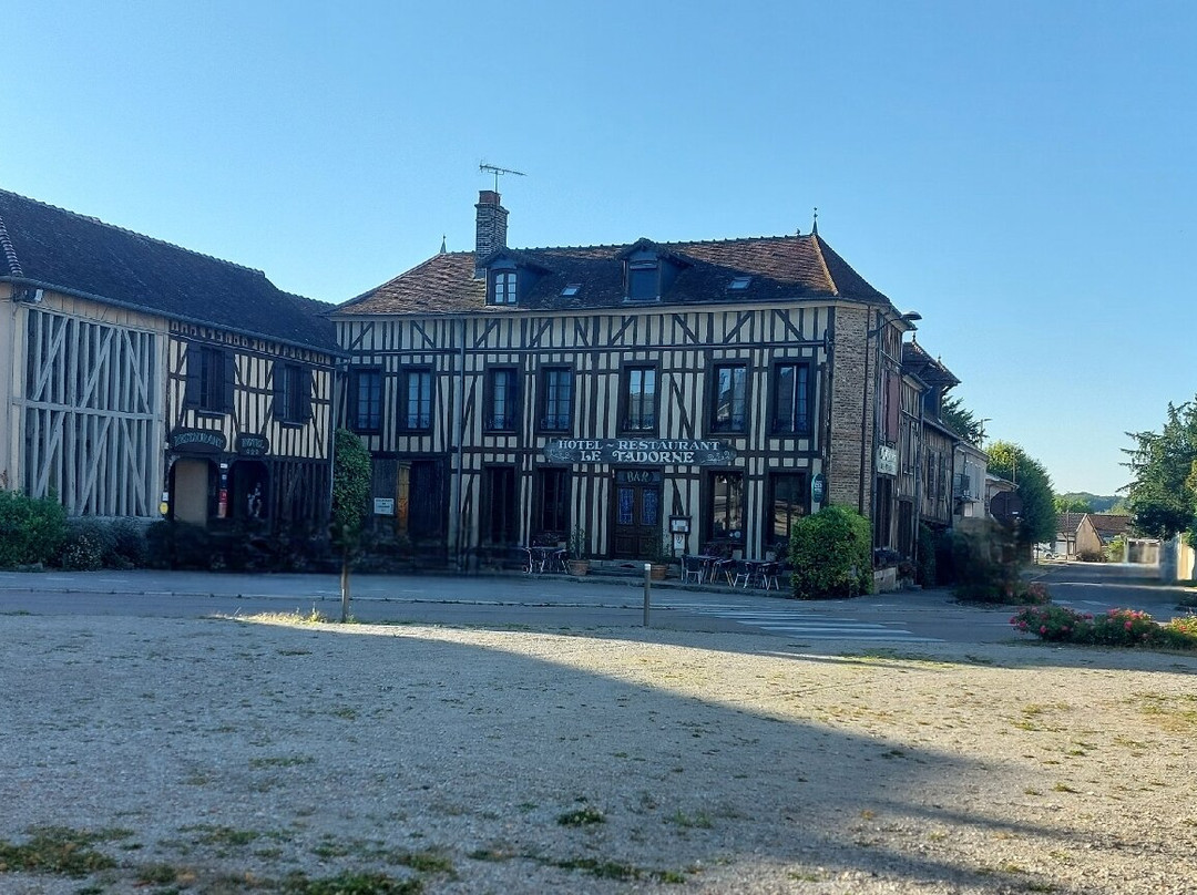 翘鼻麻鸭之家酒店主图