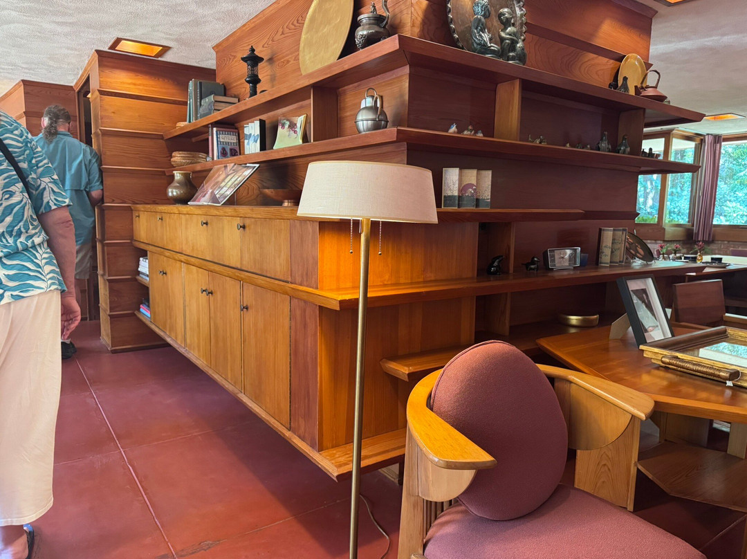 Frank Lloyd Wright's Laurent House-罗克福德必去景点