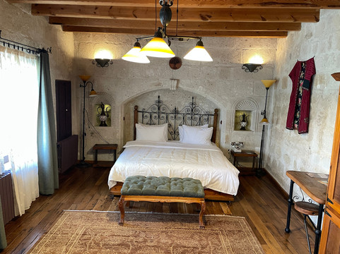 蝴蝶特窟酒店主图