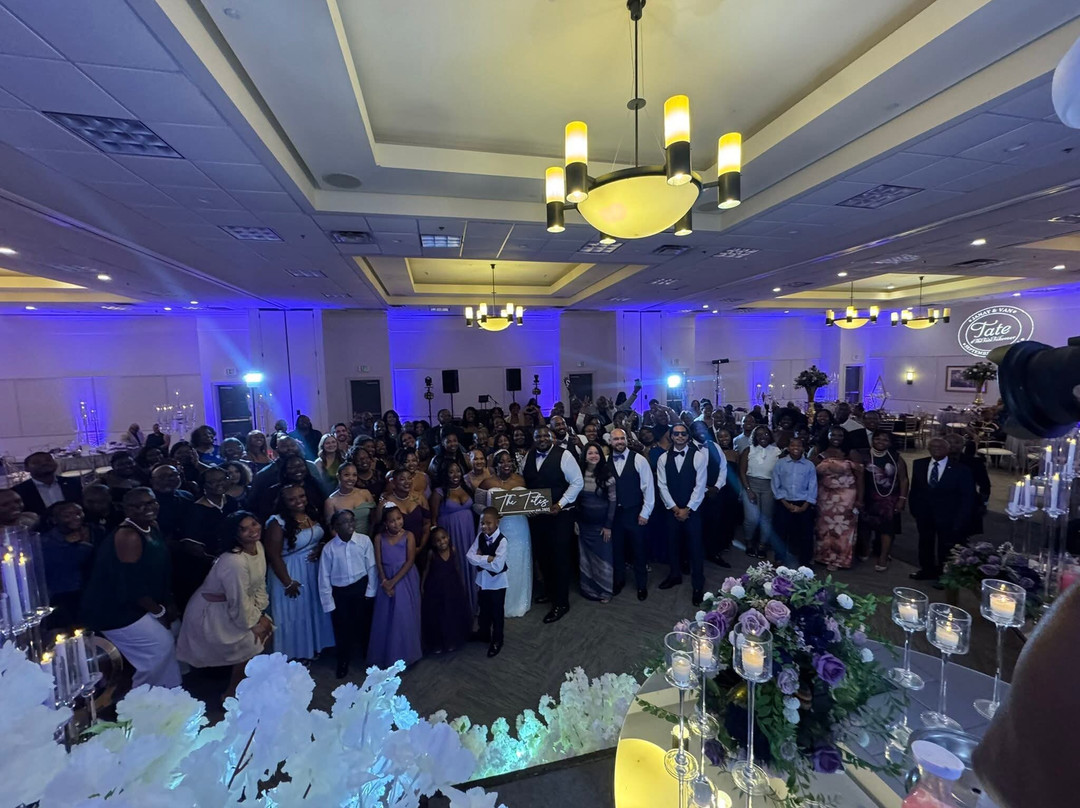 阿尔巴尼希尔顿花园酒店主图