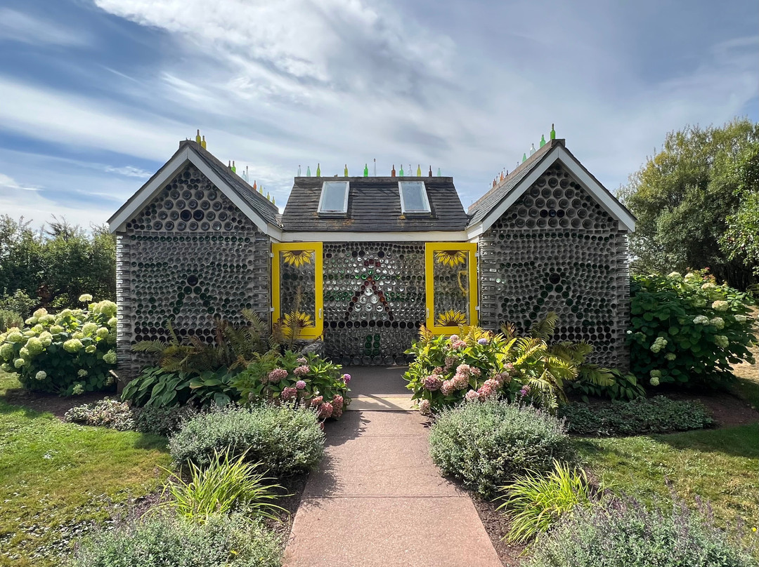 The Bottle Houses-Cape Egmont必去景点
