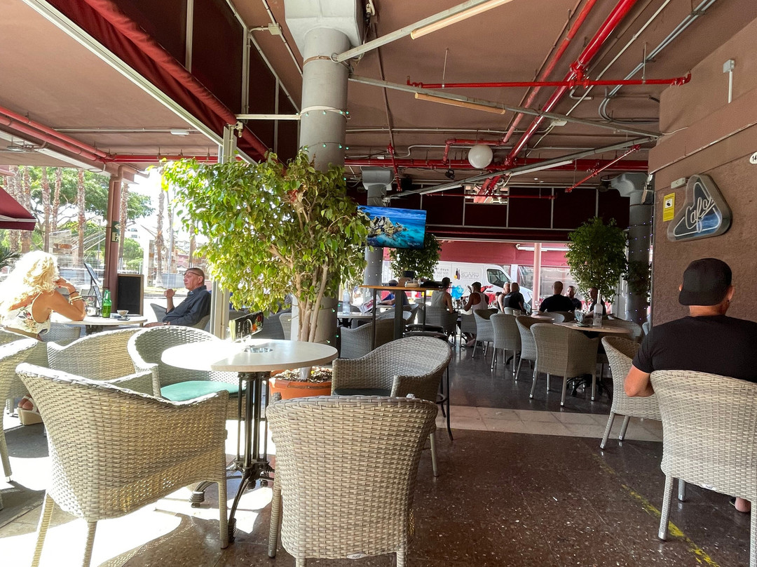 Cafe Eden Bar-英国人海滩必去景点