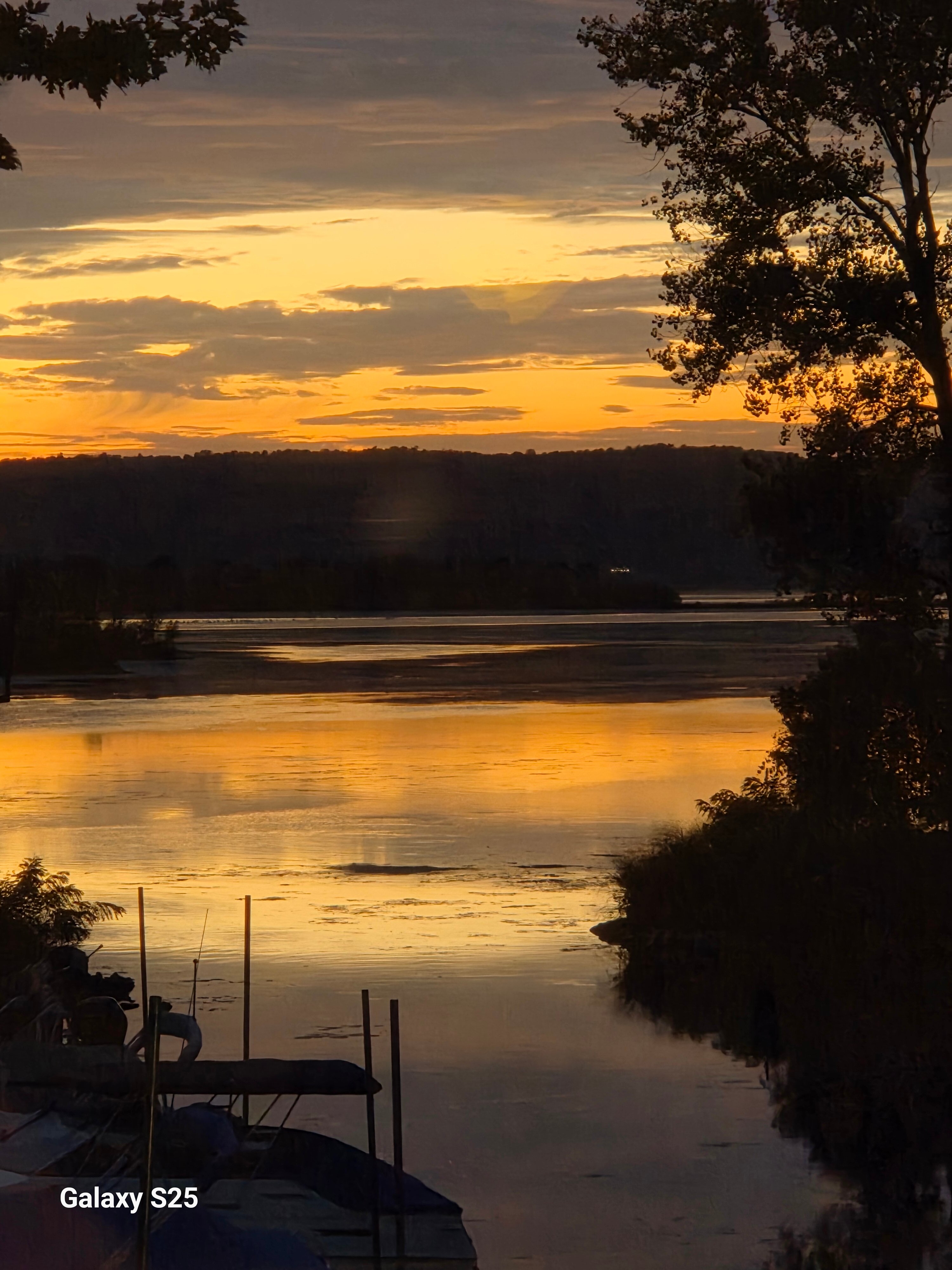 Waters Edge Motel-官方