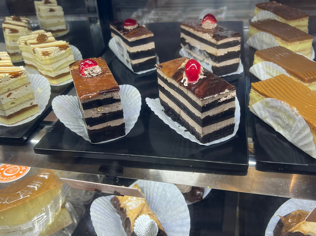 Mecatos Bakery & Café