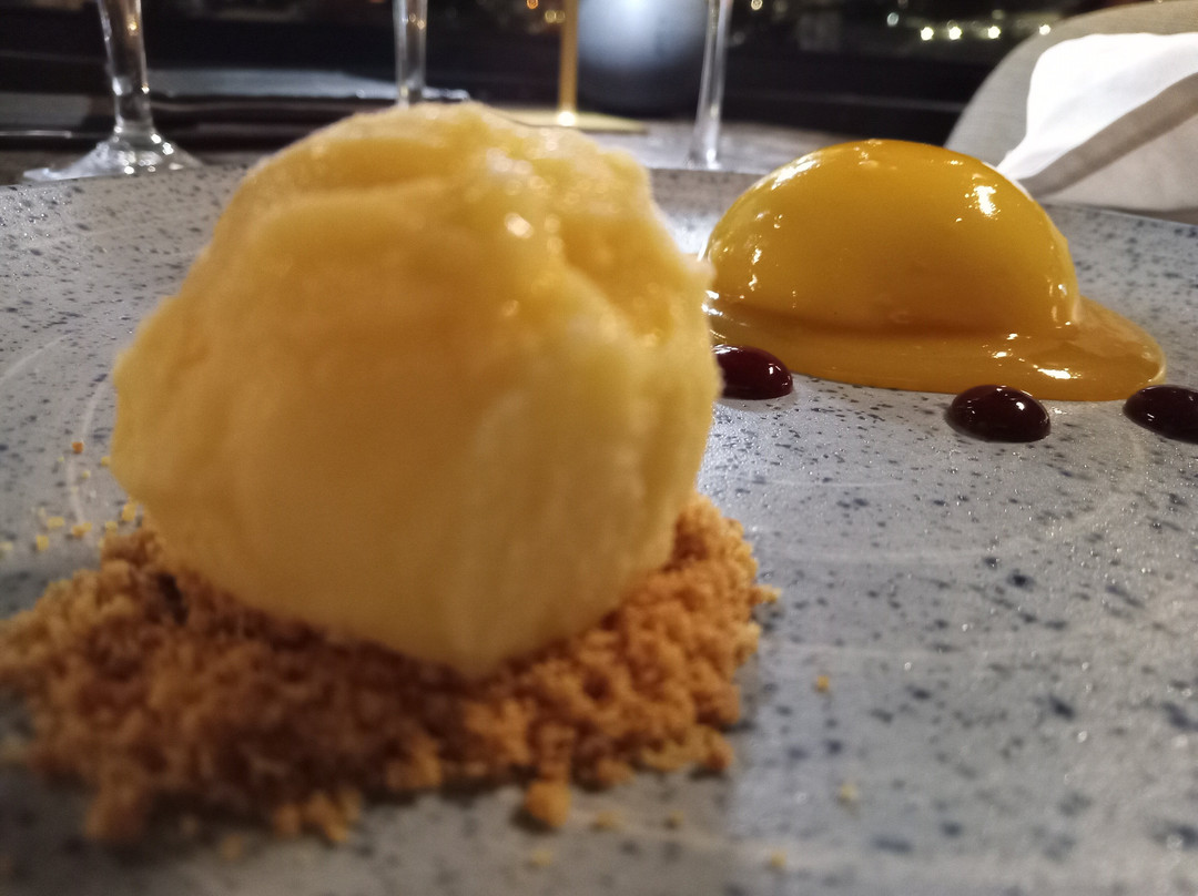 Divino Restaurant & Lounge