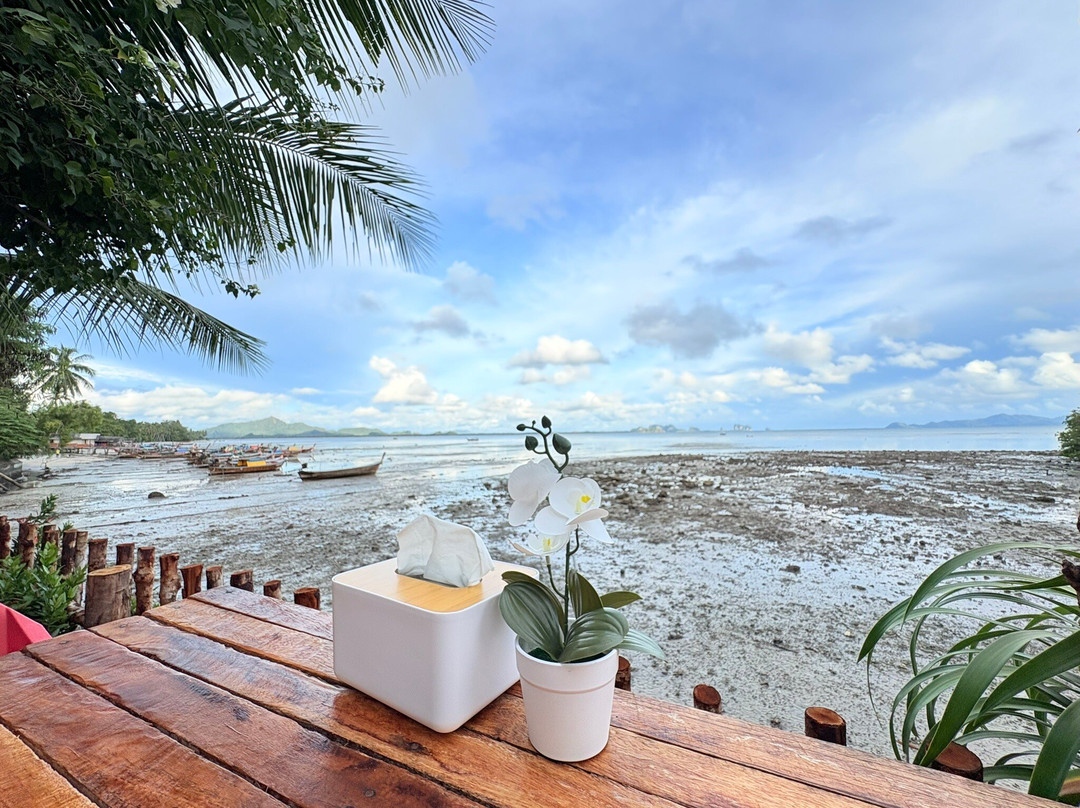 Koh Mook Lae Lay Seafood&Bar