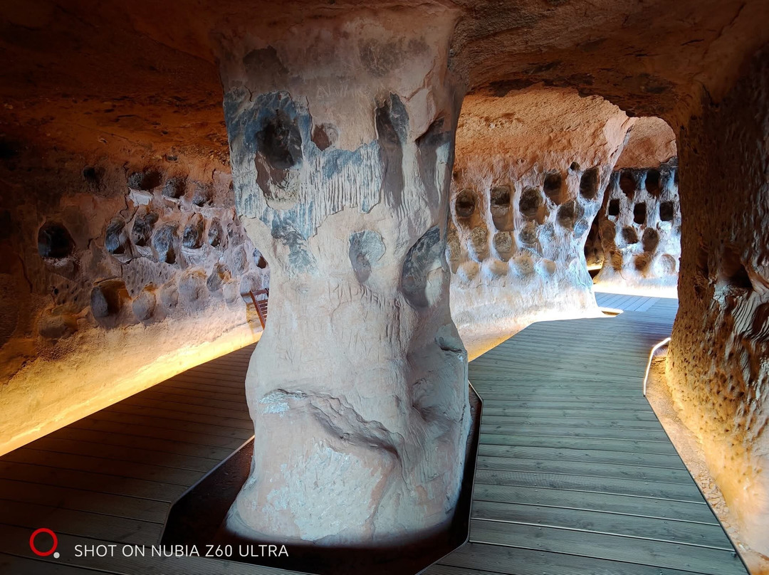 Cueva De Los Cien Pilares-Arnedo必去景点
