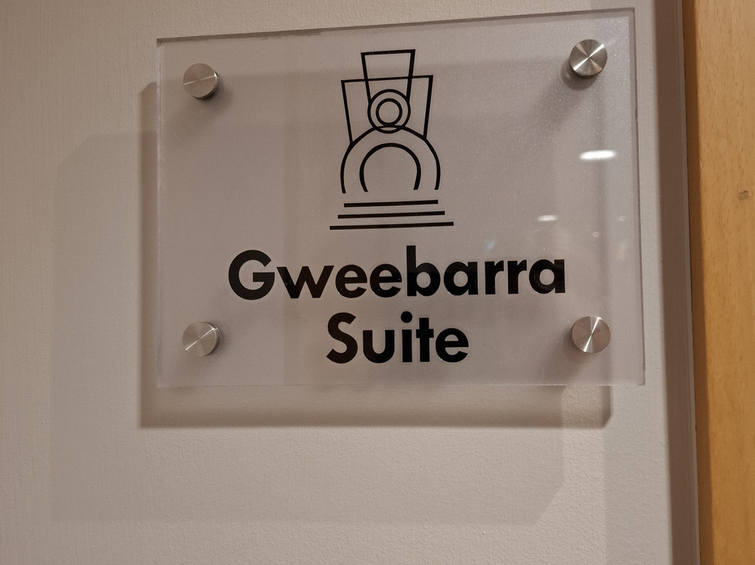 莱特肯尼登站楼酒店主图