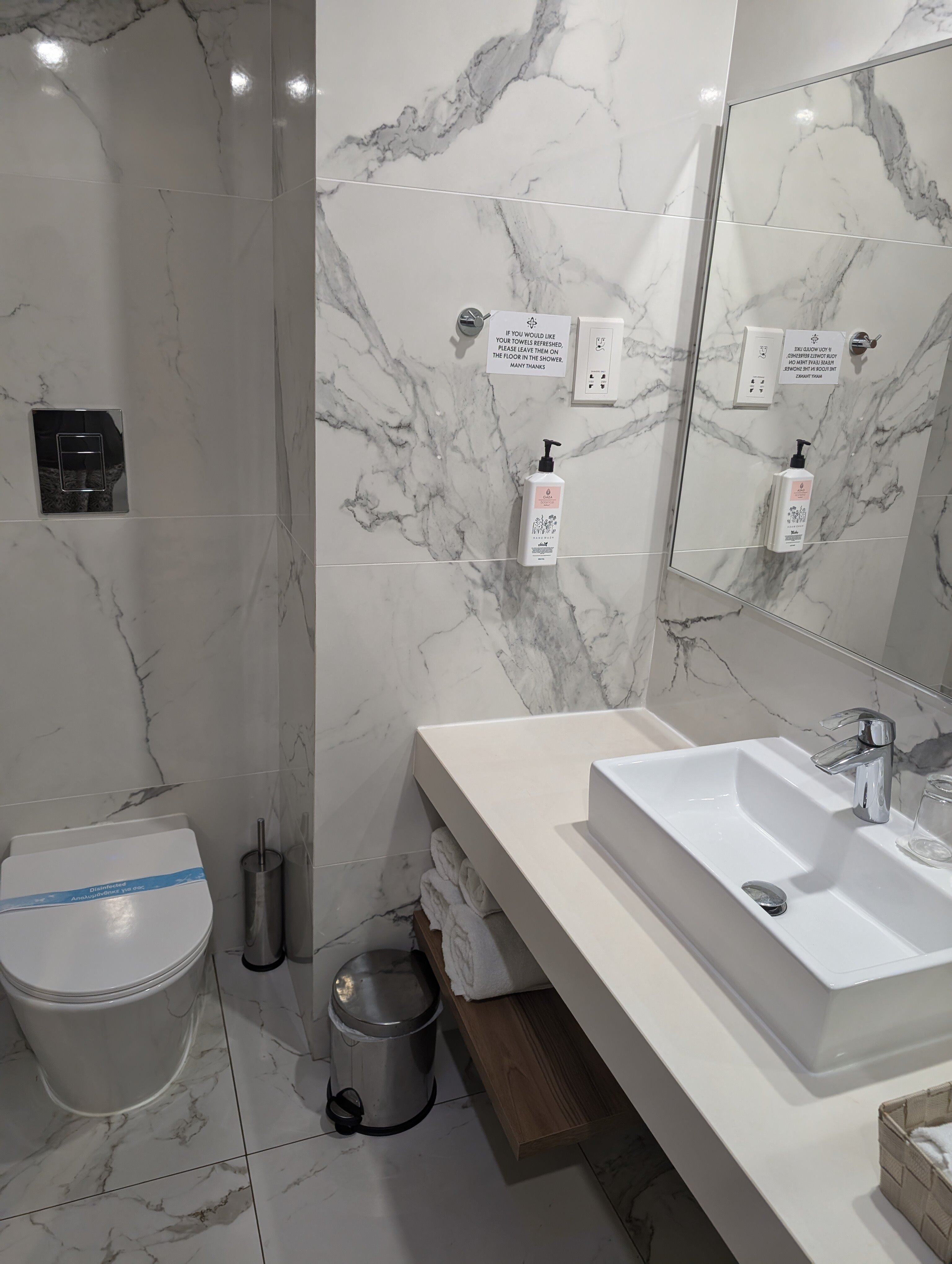 The Blue Ivy Hotel & Suites-浴室